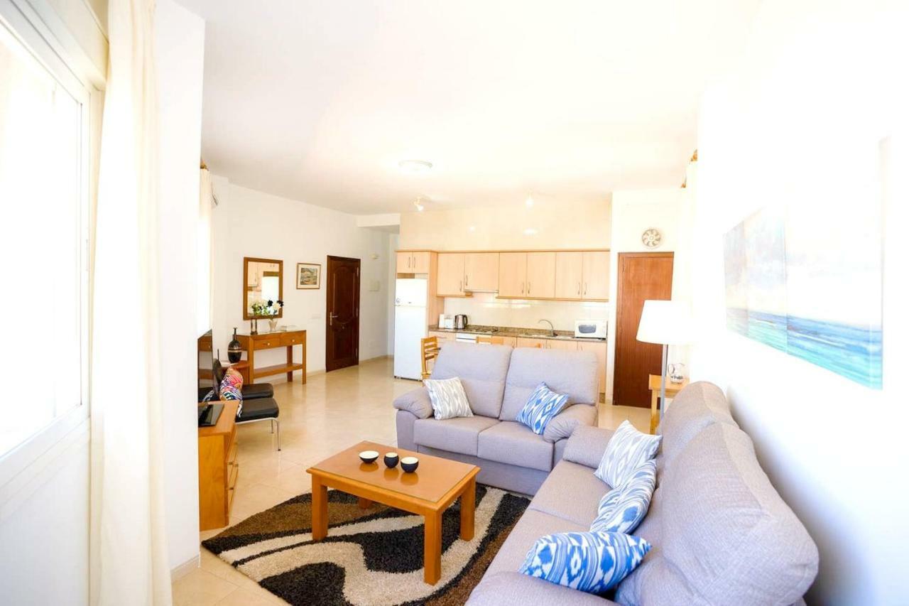 Apartment 2 Bedrooms At 100 M Away From The With Furnished Terrace And Wifi Alcudia (Mallorca)
